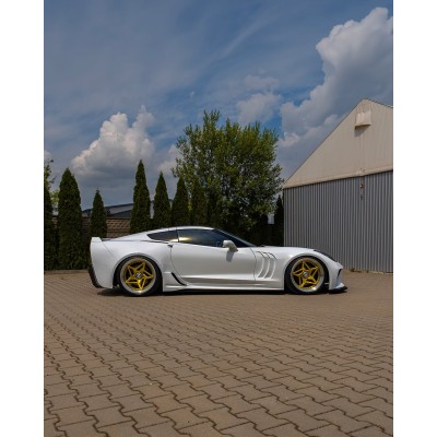 Shark WideBody Kit Chevrolet Corvette C7 - Laminat + Carbon